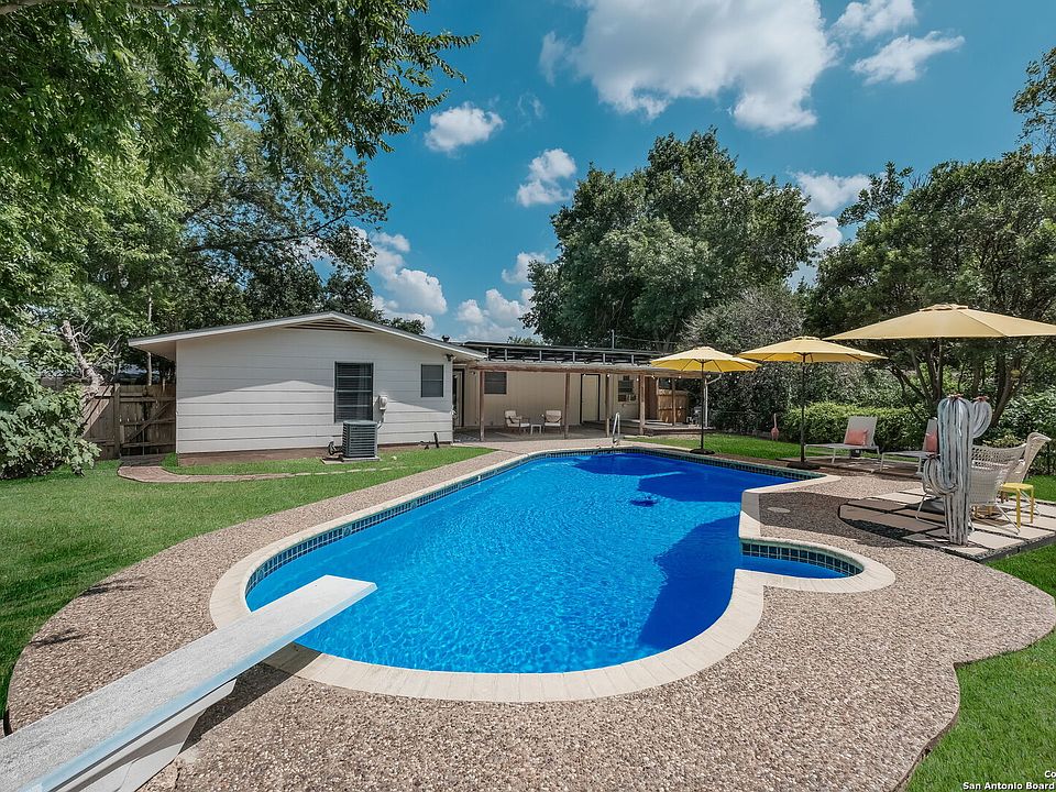 1st image of 4507 TRAILWOOD DR