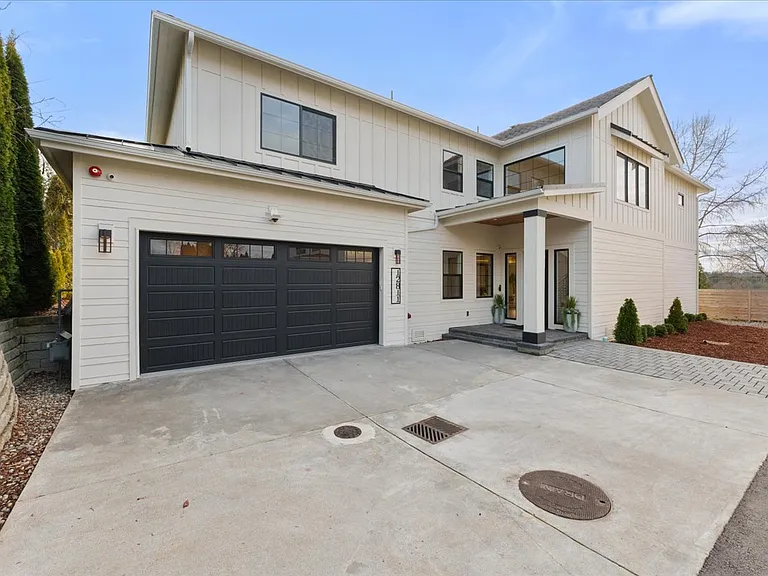 12811 SE 44th Pl — Photo 1