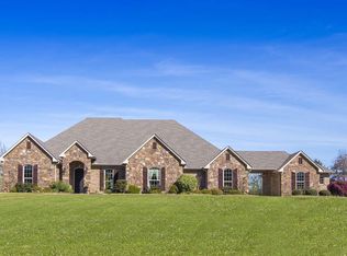 250 Wendy Acres Ave, Longview, TX 75602