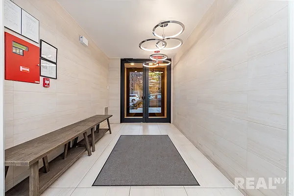 Rented by REAL New York | media 11