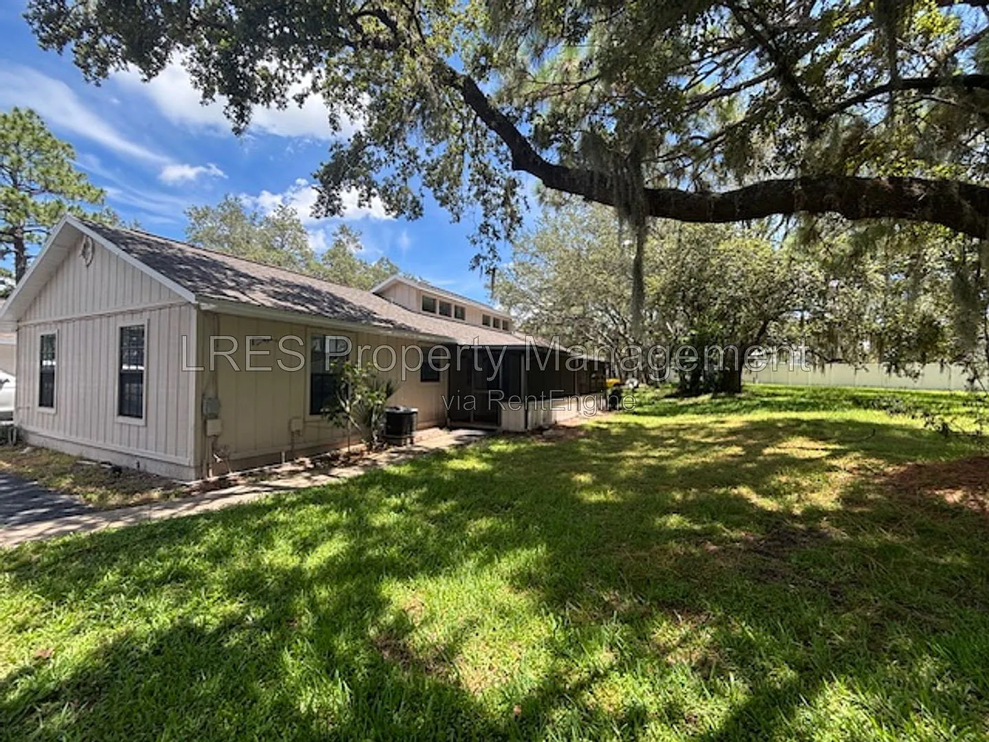 2 bed, 2.0 bath, 938 sqft, $1,499 — Photo 2
