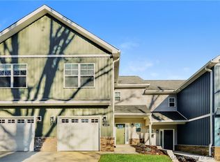 2069 Paddle Wheel Dr, Jeffersonville, IN 47130