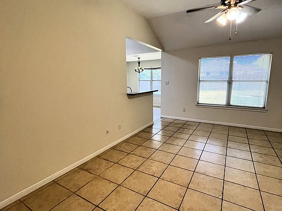 3rd image of 2906 Elise Ln