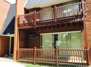 527 N Pleasant Dr APT 1E, Glenwood, IL
