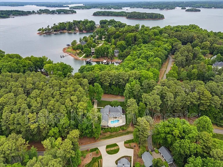 505 Stonemarker Rd — Photo 10
