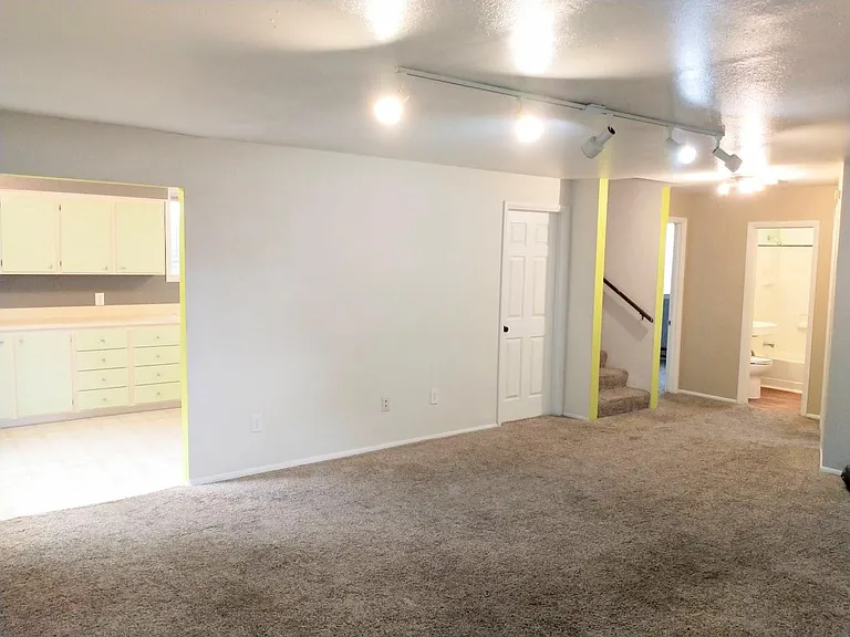 1219 S Vermont Ave — Photo 8