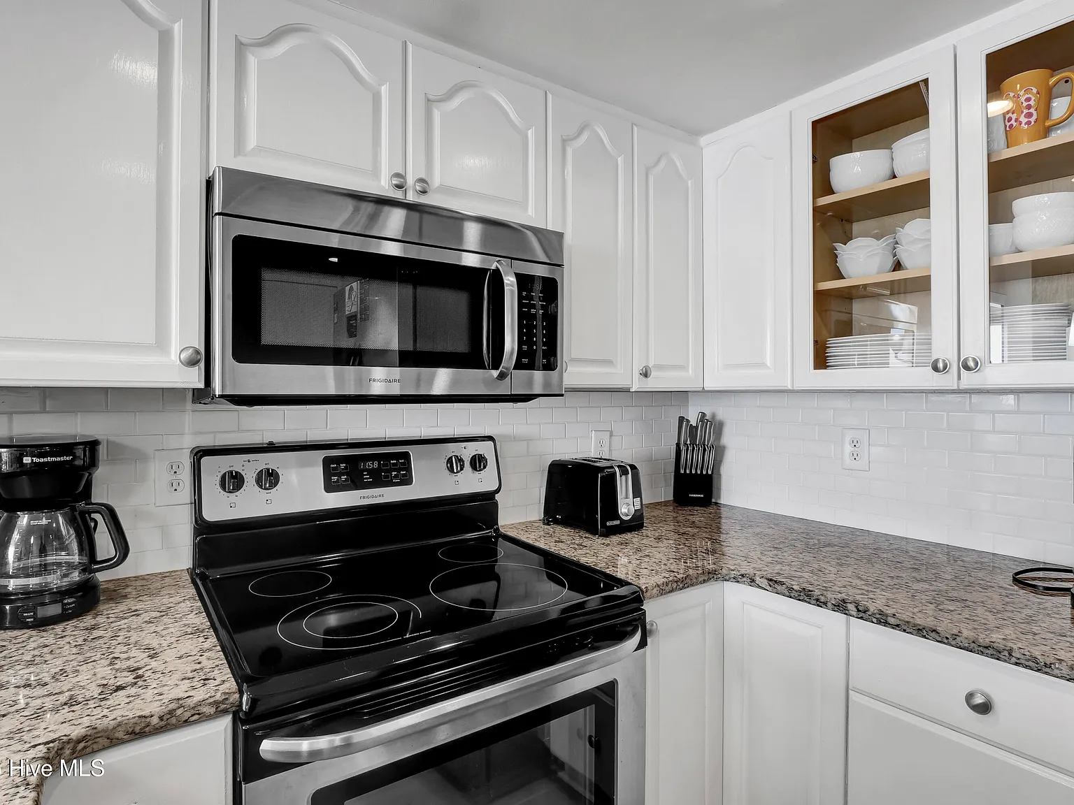 2 bed, 2.0 bath, 1010 sqft, $1,600 — Photo 4