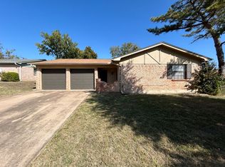 1513 Trammell Dr, Benbrook, TX 76126