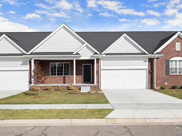 1440 Lincoln St, Lapeer, MI 48446