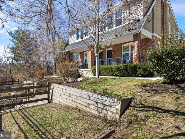 657 W End Walk, Media, PA 19063