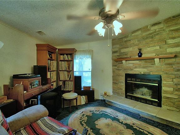 4th image of 4623 Acorn Dr N