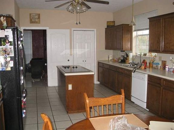 3rd image of 1603 Tallowood Ln