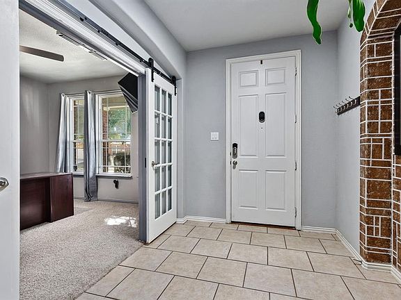 5th image of 495 Jefferson Ln