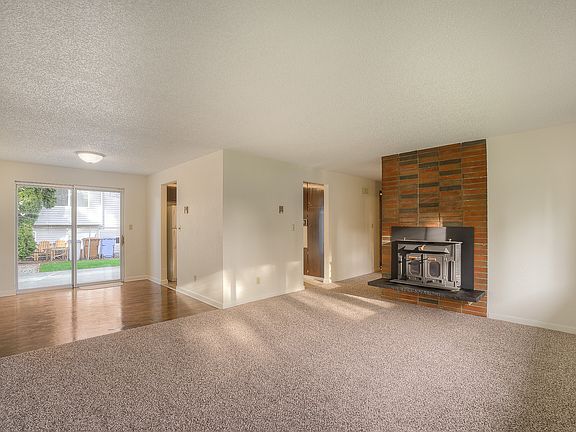 5th image of 4038 E East St