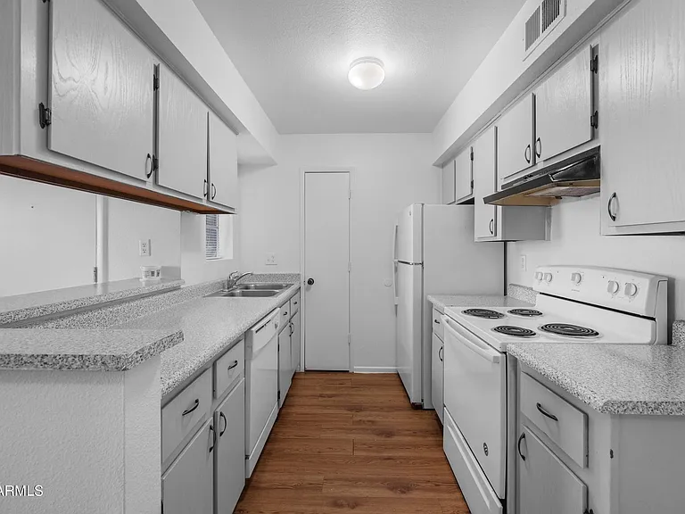 2625 E Indian School Rd — Photo 11