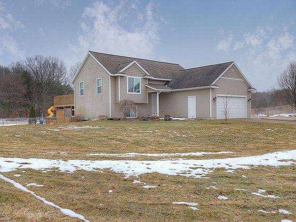 2nd image of 3827 Hare Ln