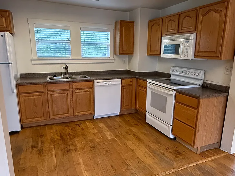 2321 S Williams St — Photo 6