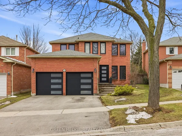 33 Dagwell Cres, Ajax, ON L1T 3M8