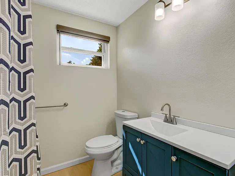 405 S 16th St — Photo 21