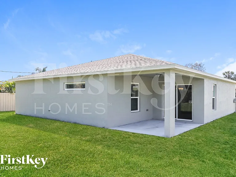 1371 SW Sudder Ave — Photo 14