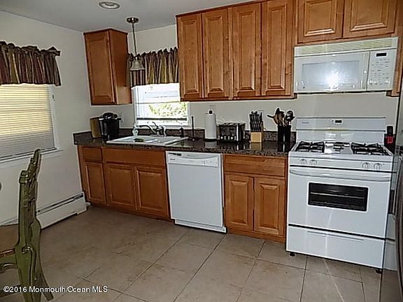 2nd image of 914 Bowling Green Dr