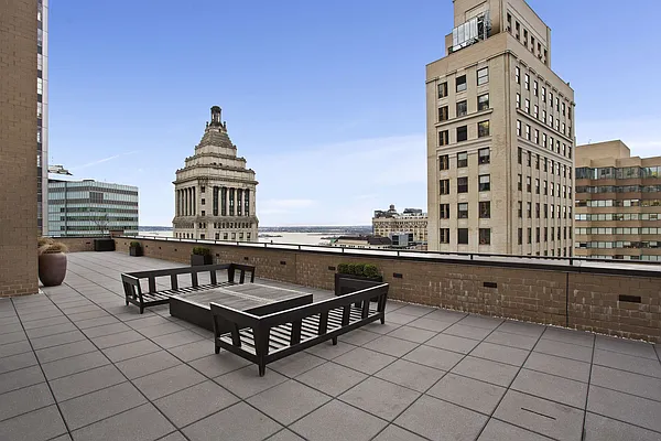 Sold by Compass | media 23