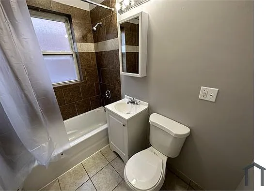 3 bed, $1,860 — Photo 2