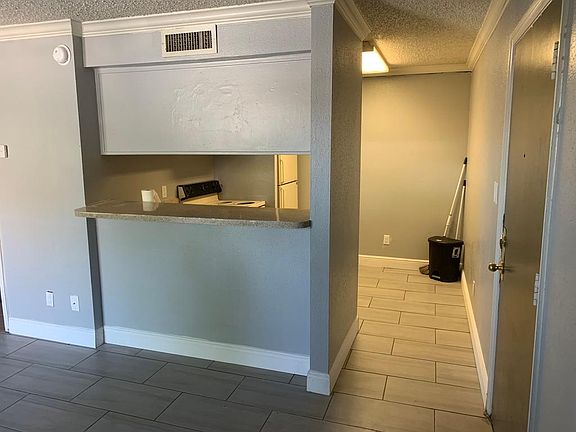 3rd image of 435 Wymore Rd APT 101