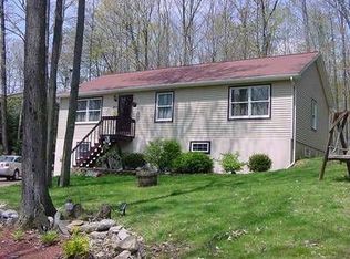 243 Lake Dr, Nesquehoning, PA 18240