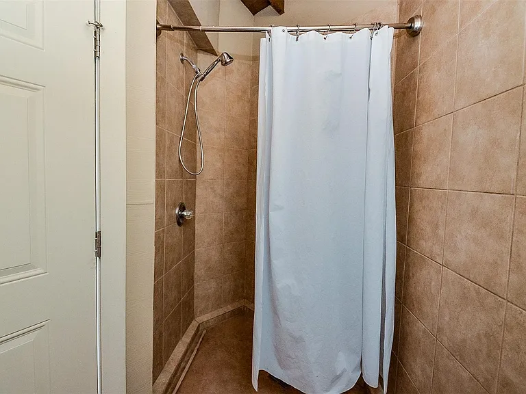 2239 Monarch Terrace Dr — Photo 35