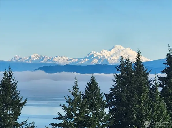 1409 Village Heights Place, Camano Island, WA 98282