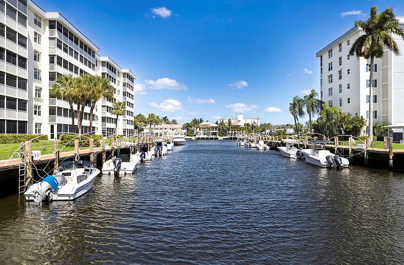 1st image of 1 Harbourside Dr APT 4305