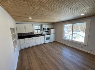 602 E Grove St #2C, Bloomington, IL