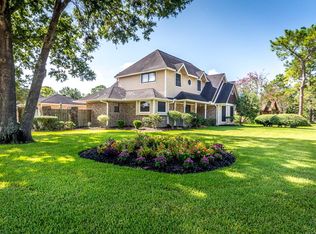 1201 Middlecreek St, Friendswood, TX 77546