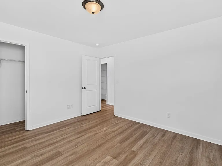 2472 Melfield Dr — Photo 17