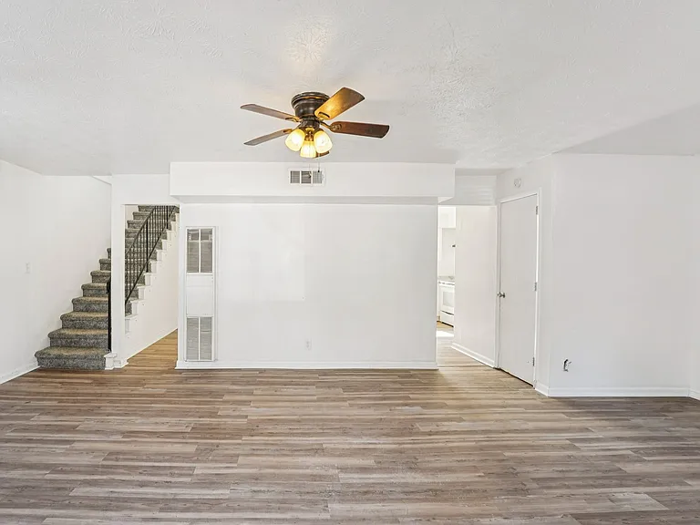 4902 Valley Dale Ct SW #A — Photo 10
