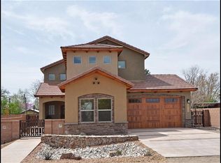 220 Nico Trl NW, Los Ranchos De Albuquerque, NM 87114