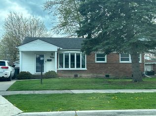 23006 Kipling St, Saint Clair Shores, MI 48080