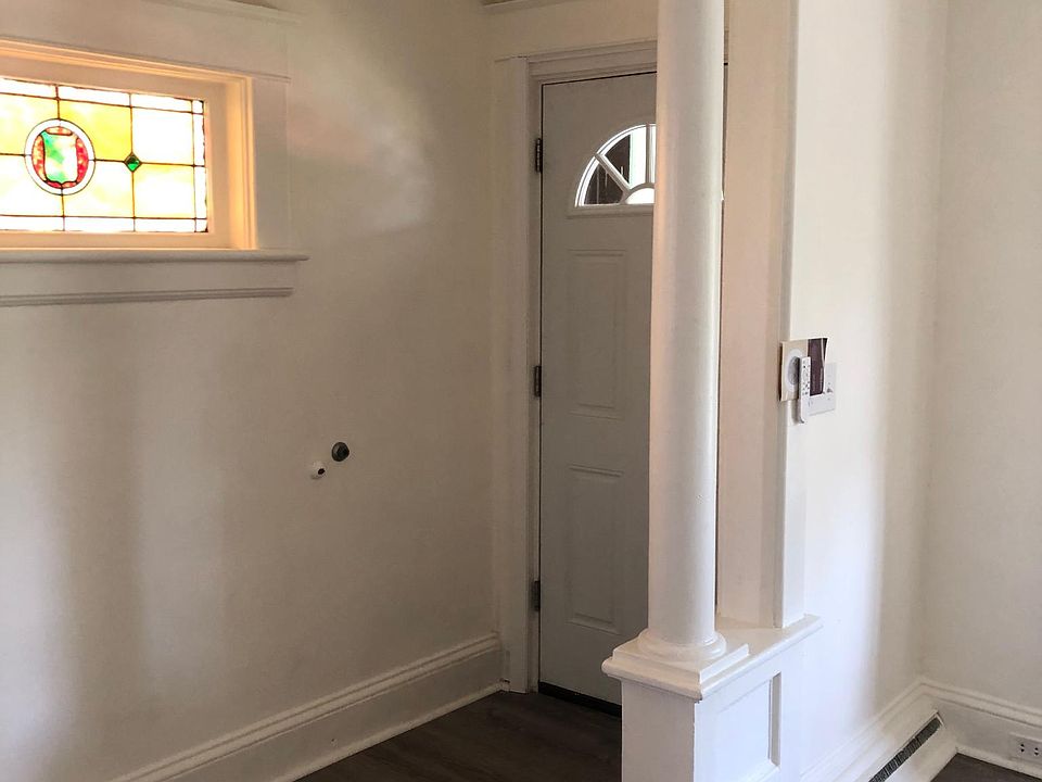 Classic entrance with Tiffany window