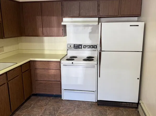 Lunar Properties 806 Jefferson St., 806 Jefferson St APT 6, Pella, IA 50219