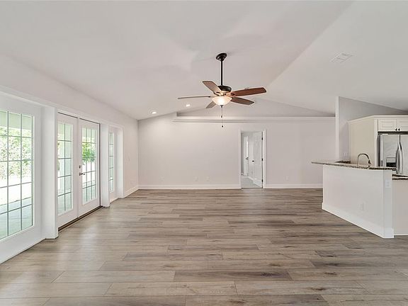 5th image of 4020 NE 14th Ct