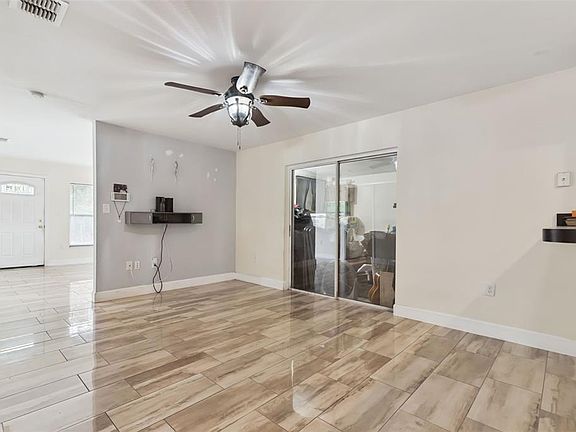 4th image of 2260 DOLARWAY STREET