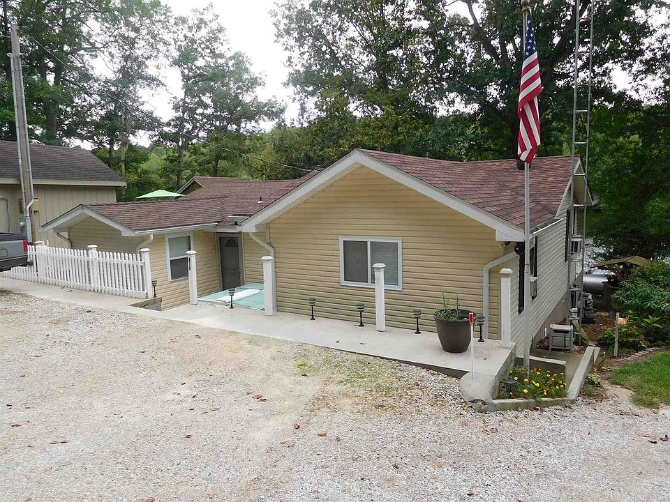 1st image of 717 N County Road 310 E