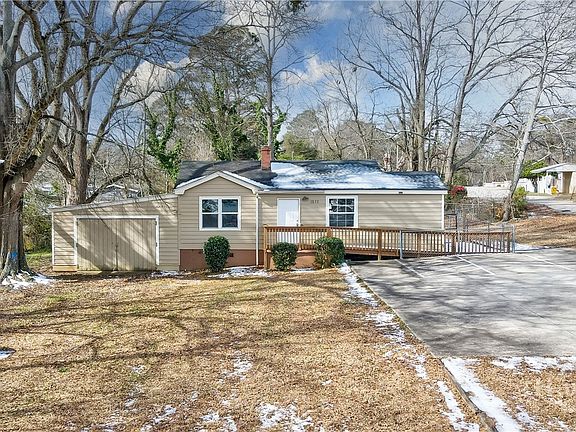 4th image of 1515 Danielsville Road