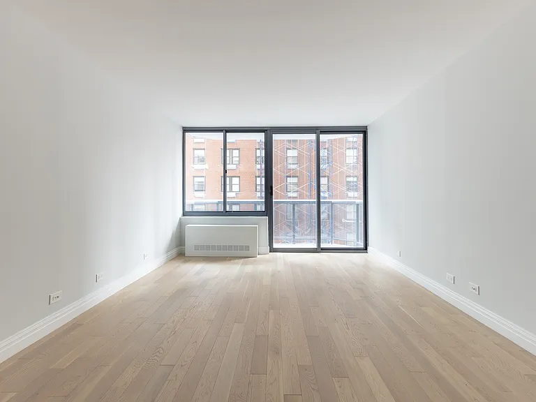235 W 48th St #9-H — Photo 6