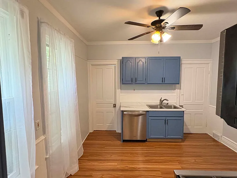414 Hoyt St — Photo 4