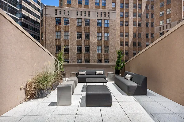 Sold by Prime Realty Luxury | media 22