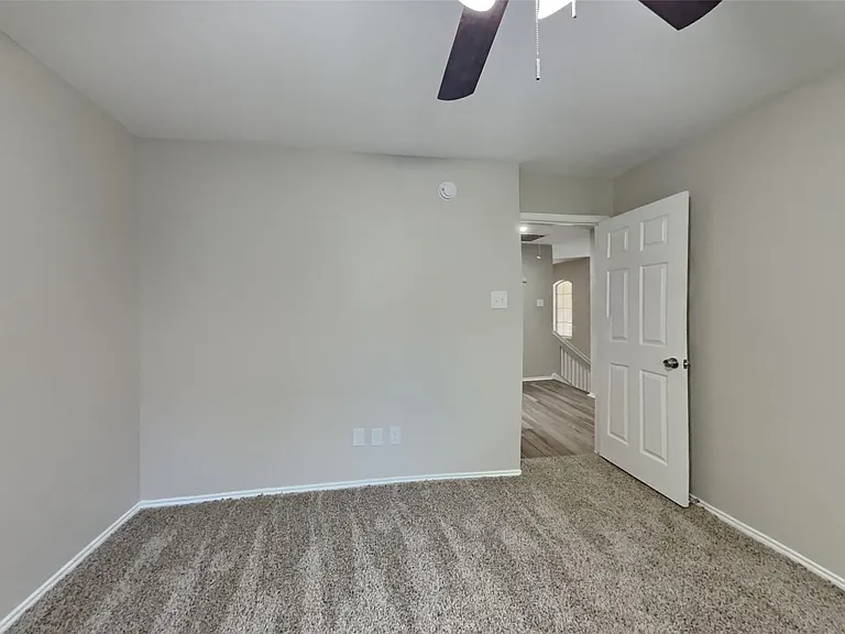 15610 Manorford Ct — Photo 11