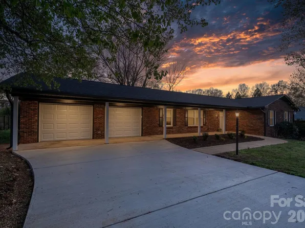 715 Sunridge Dr, Lincolnton, NC 28092