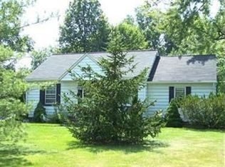 6442 Mackenzie Rd, North Olmsted, OH 44070